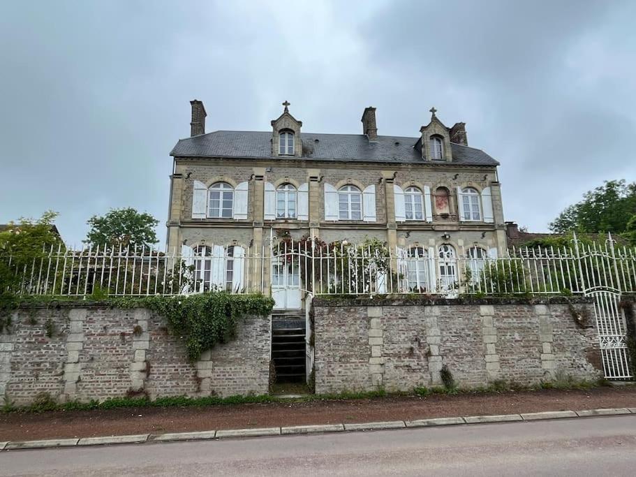Les Anges Bed & Breakfast Oneux Eksteriør bilde